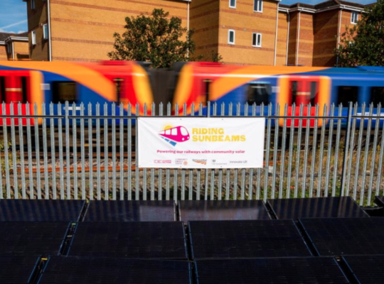 Solar trains pioneer receives its first commercial funding